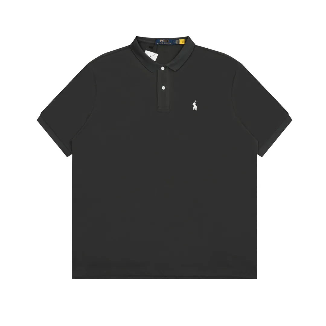 🅿️152 "Top quality" Style number: DS001# (not off the shelves all year round) [Ralph Lauren classic pony embroidered lapel POLO short sleeves] ✅Ralph Lauren Ralph Lauren classic basic versatile POLO short sleeves ✅Main supply platform live broadcast Wholesale entities will be replenished when out of stock Not removed from the shelves ✅ZP quality 1:1 version Scan the code to enter the GF website Z cabinet quality ✅Detailed quality The only one in Guangzhou Imported pique fabrics Mainly high-end, cost-effective and good quality. Needless to say, the version is restored to the original version. The maximum size can be worn up to 210 pounds. Loose, comfortable and stress-free. ✅Wear for work and life. Suitable for various occasions. A must-have recommendation for couples. Size: